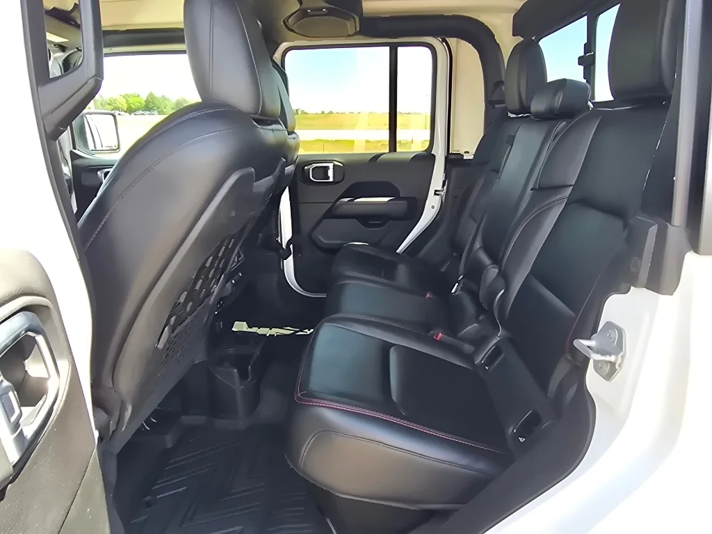 Used 2020 Bright White Clearcoat Jeep Rubicon image 14