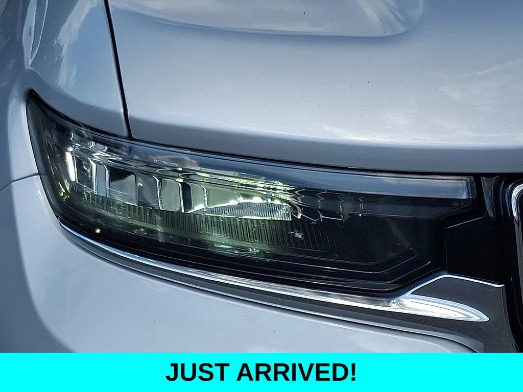 Certified Used 2023 Silver Jeep Limited image 9
