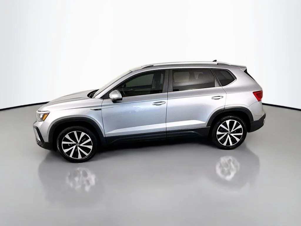 Used 2023 Pyrite Silver Metallic Volkswagen 1.5T SE image 2