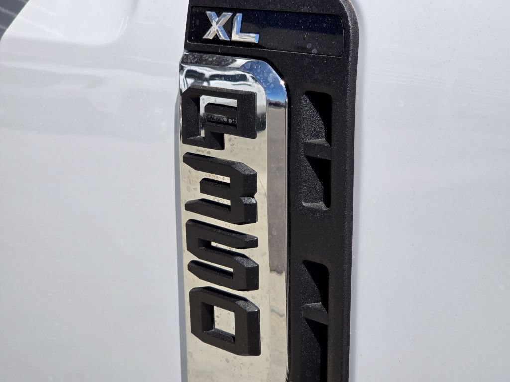 New 2026 Oxford White Ford XL image 26