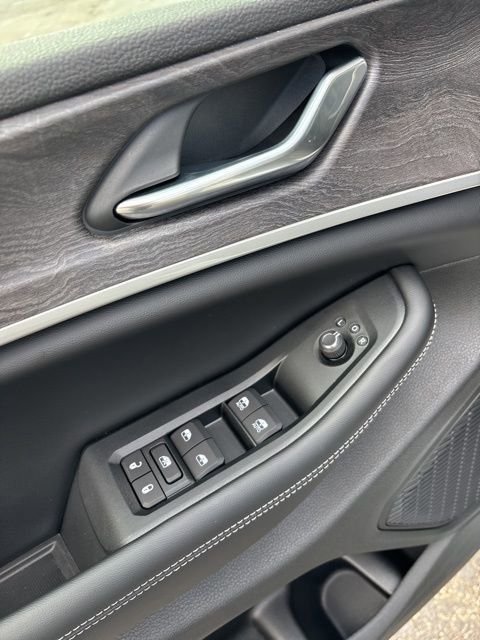 New 2026 Silver Zynith Exterior Paint Jeep Altitude image 21