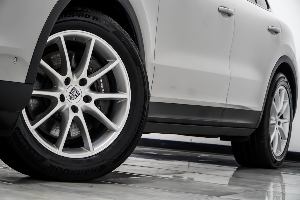 Used 2024 Gray Porsche Base image 4