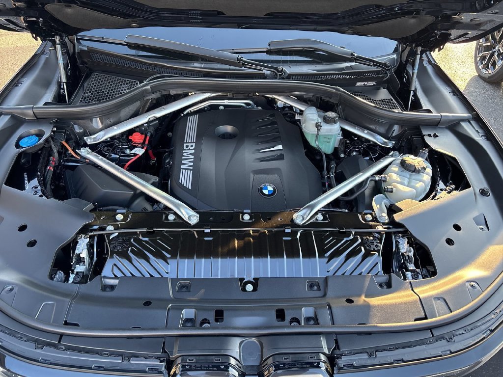 New 2027 Carbon Black Metallic BMW  image 23