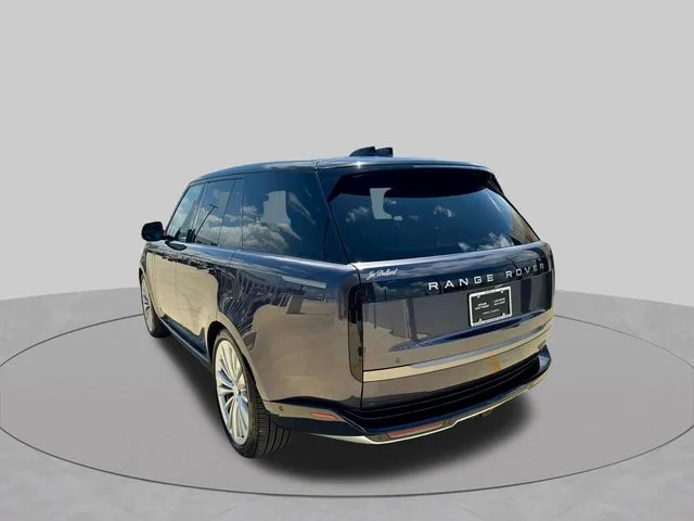 New 2025 Amethyst Gray Purple SV Bespoke Ultra Met Gloss Land Rover SE image 21