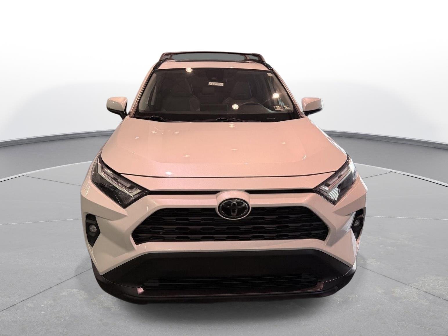 Used 2024 Wind Chill Pearl Toyota XLE Premium image 17