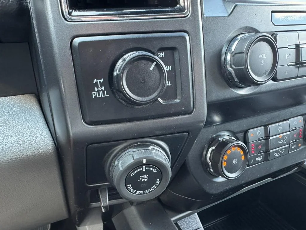 Used 2020 Iconic Silver Metallic Ford XLT image 22