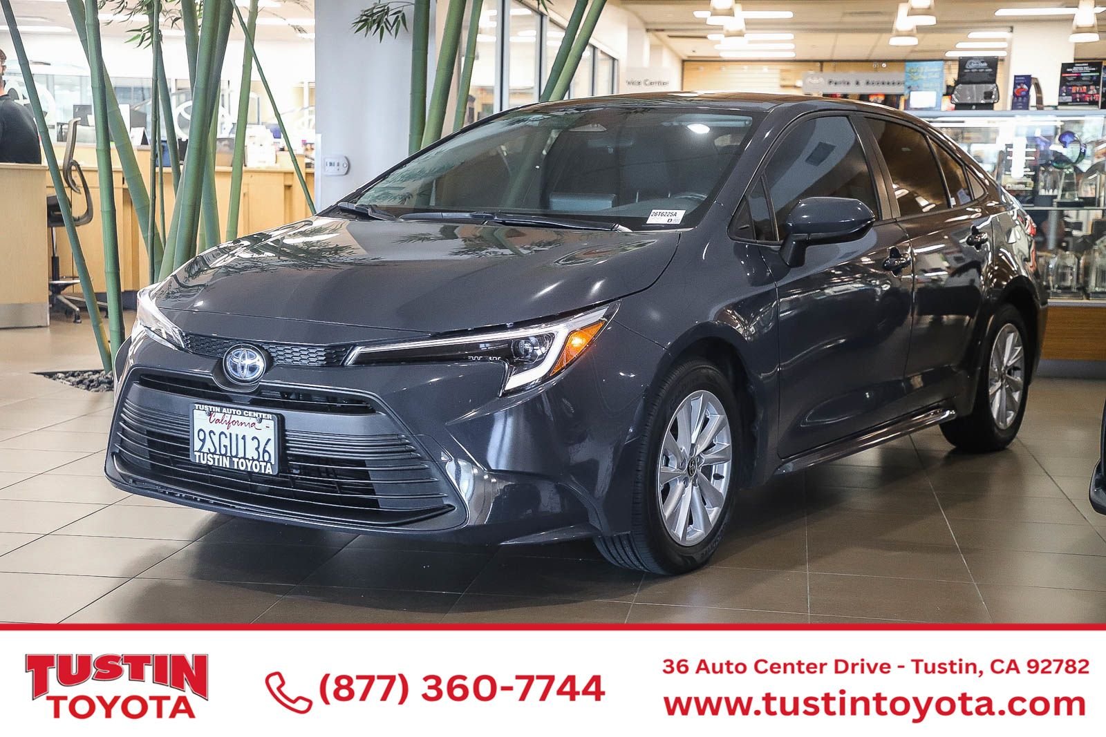 Certified Used 2025  Toyota LE image 1