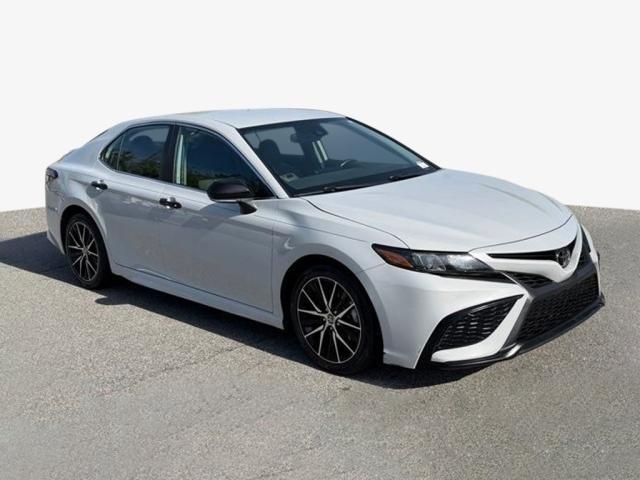 Used 2023 White Toyota SE image 3