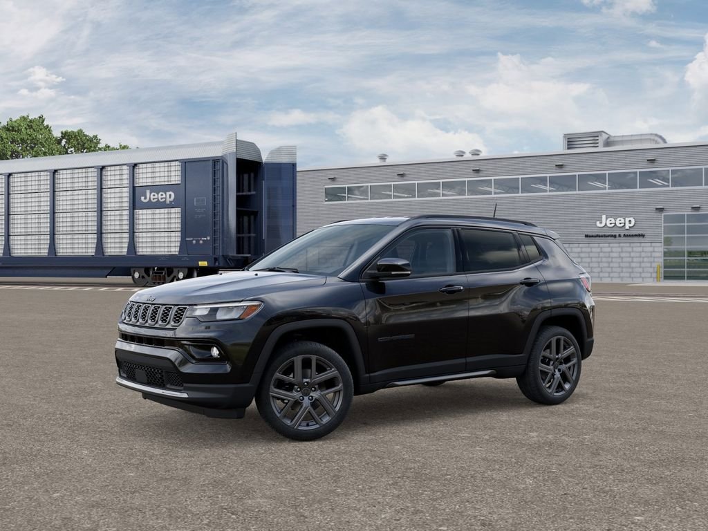 New 2026 Diamond Black Crystal Pearl-Coat Exterior Paint Jeep Limited image 2