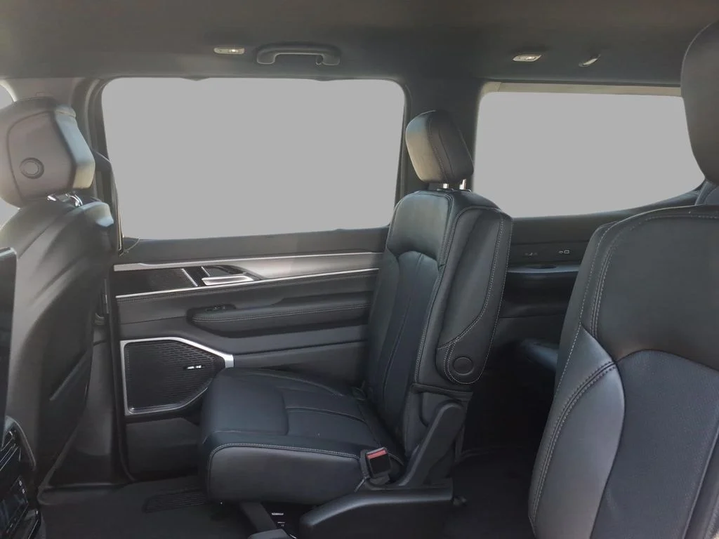 New 2026 High Gloss Black Exterior Paint Jeep Limited Altitude image 8