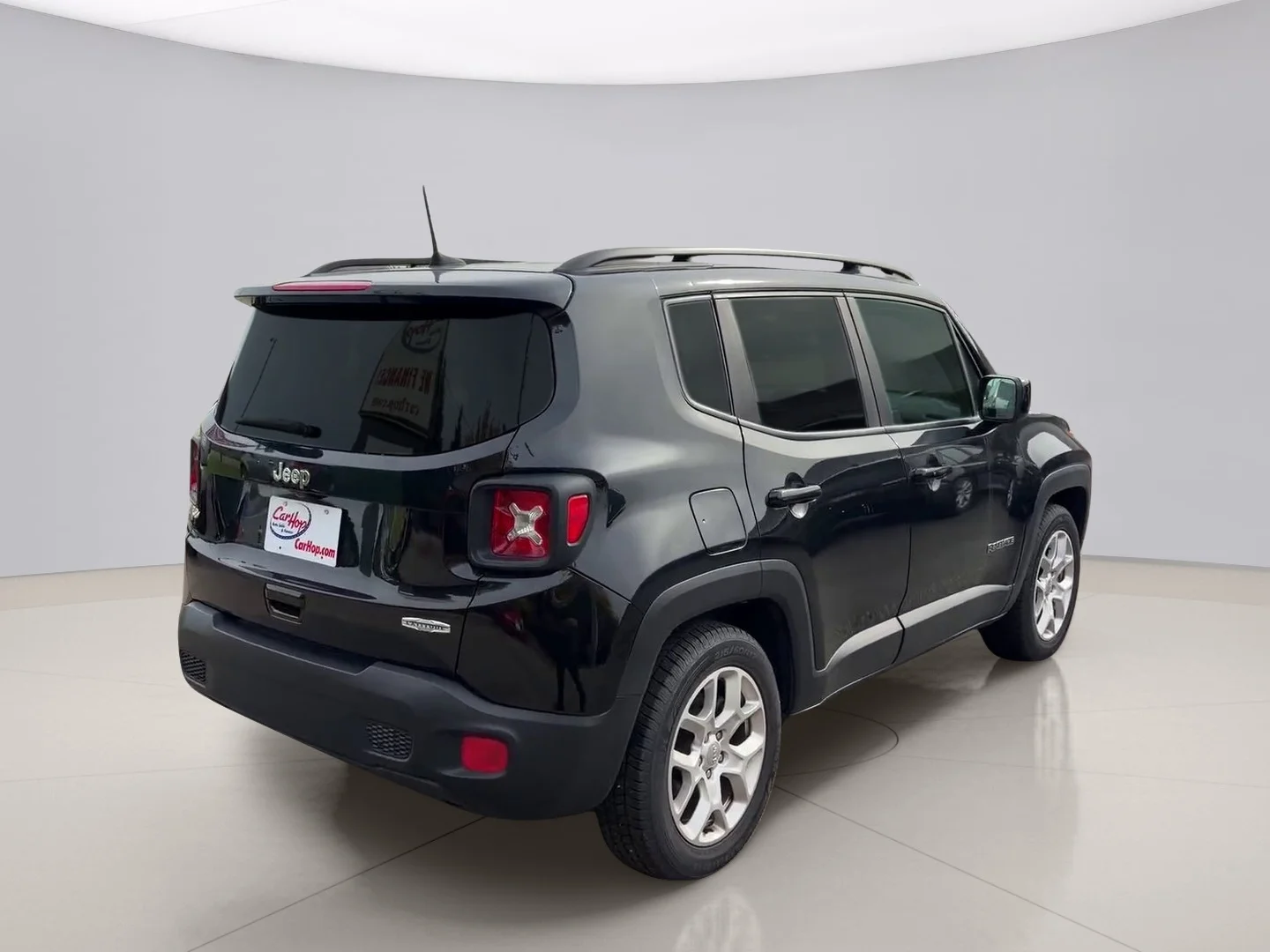 Used 2018 Black Jeep LATITUDE image 5