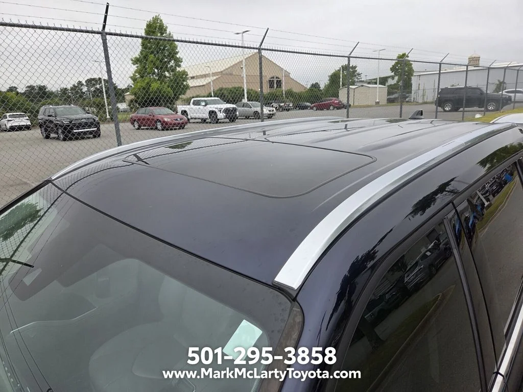 Used 2021  Toyota XLE image 6