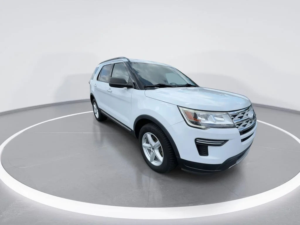 Used 2018 White Ford XLT image 2