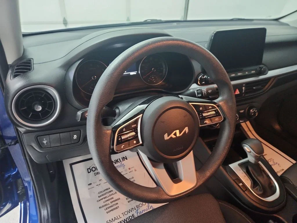 Used 2024 Blue Kia LXS image 18