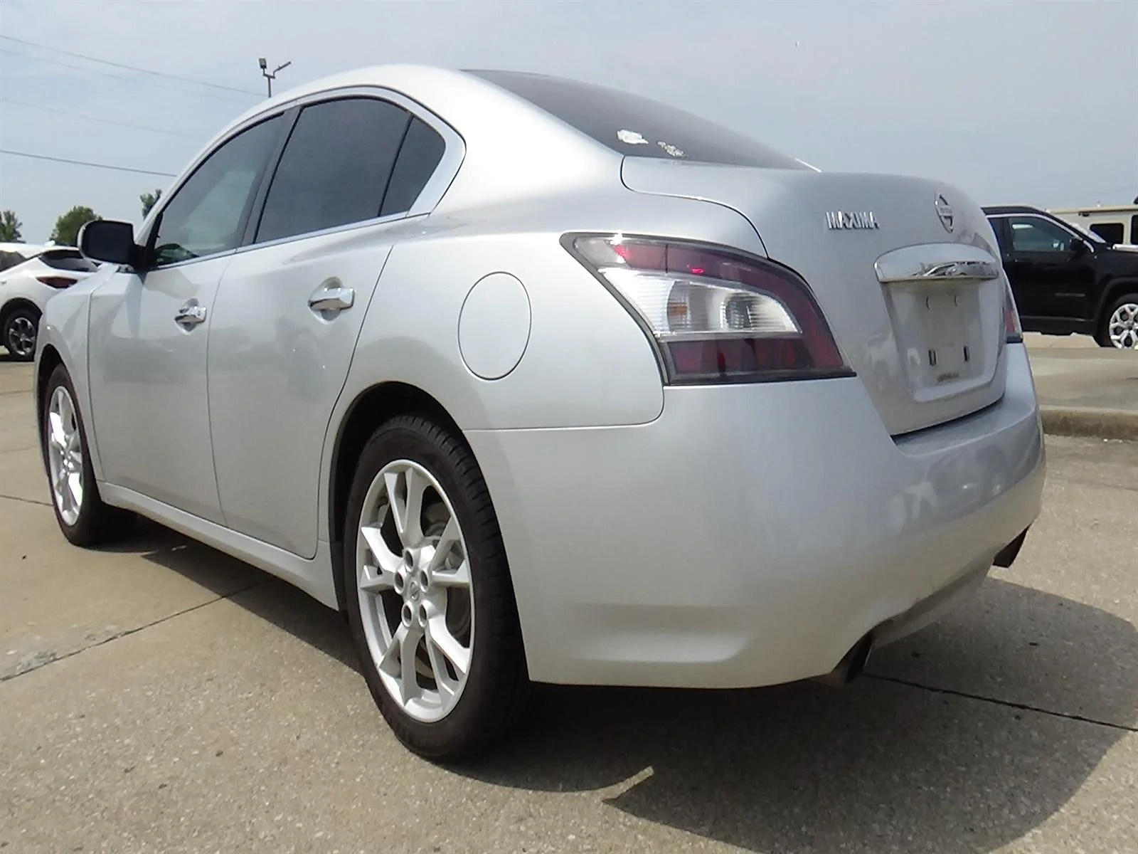Used 2014 Silver Nissan 3.5 S image 5