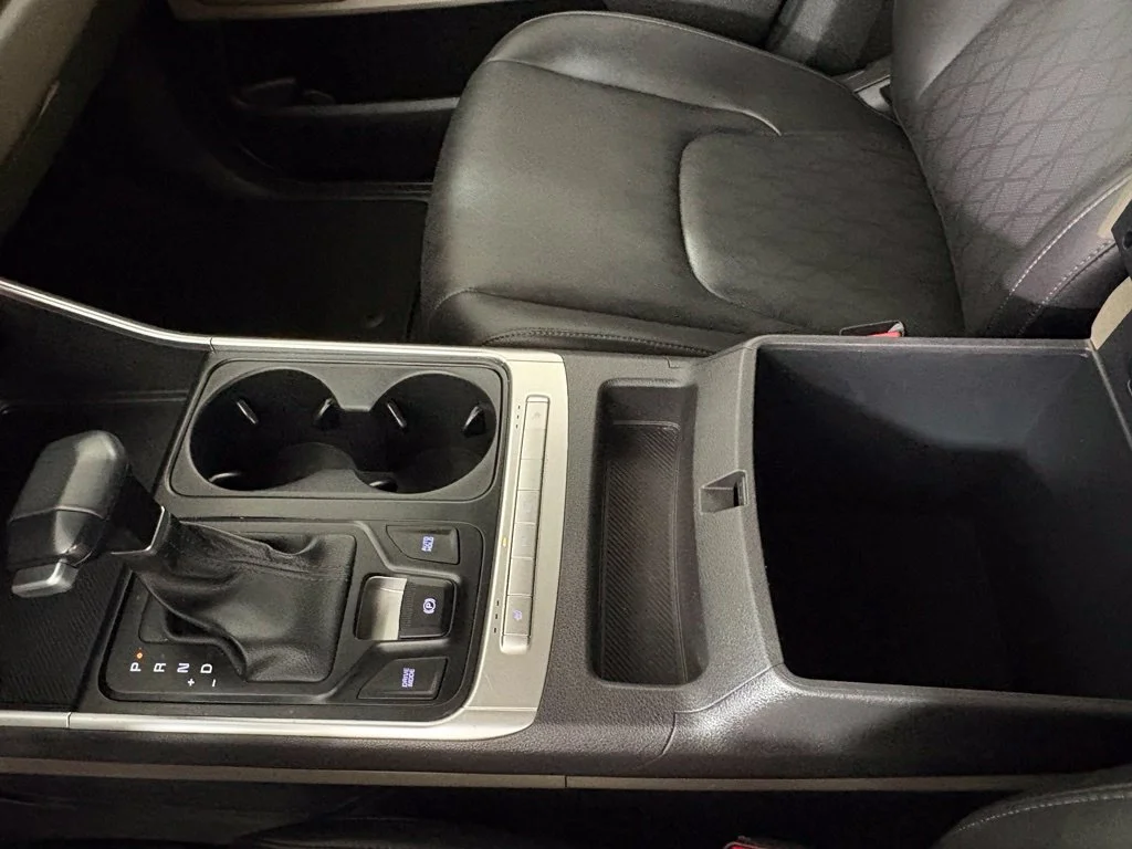 Used 2025 Gray Kia LXS image 34