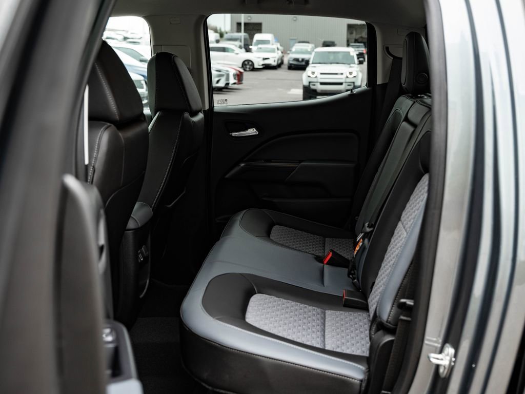 Used 2019 Satin Steel Metallic Chevrolet Z71 image 40