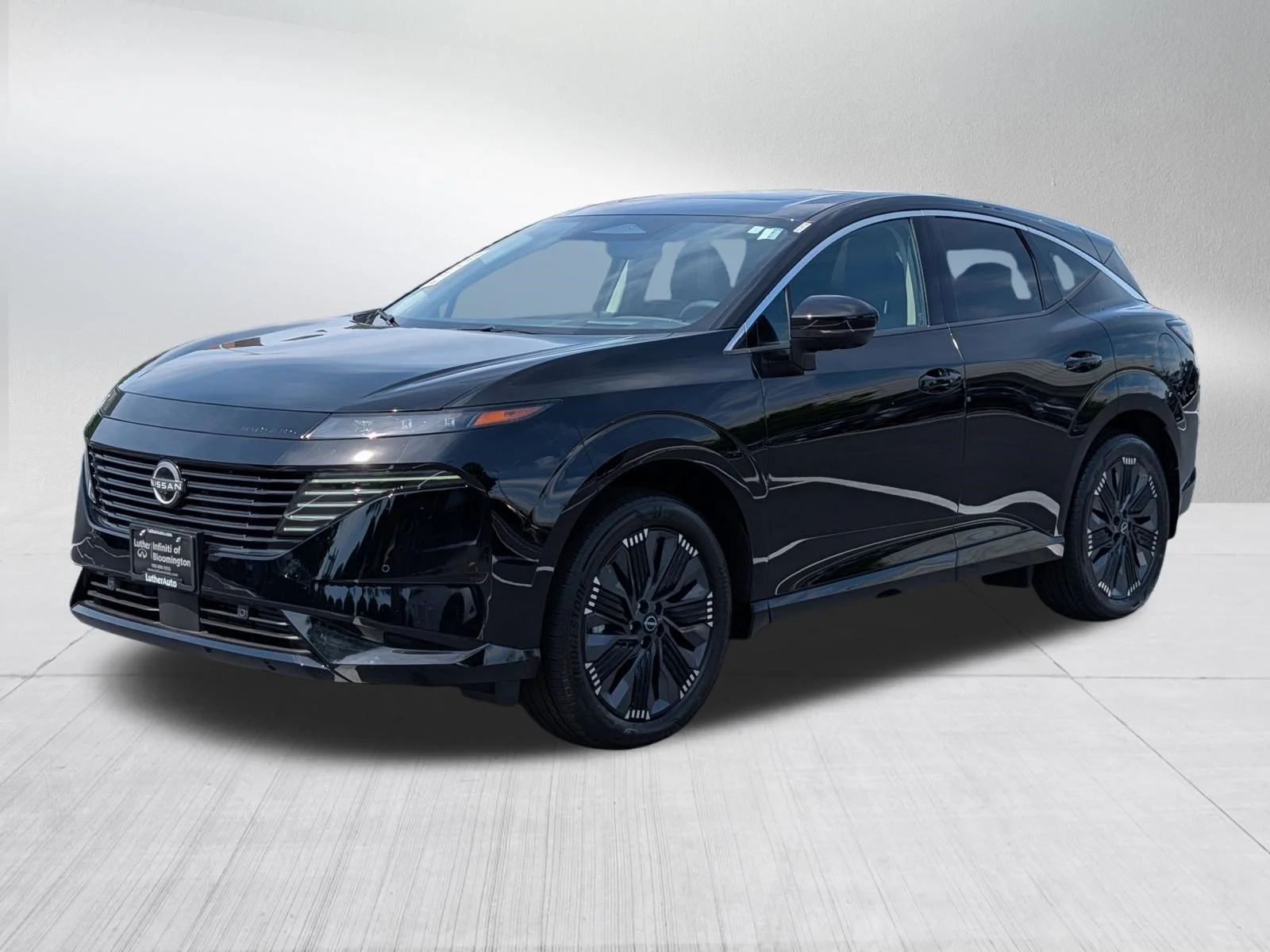 Used 2026 Super Black Nissan Platinum image 3