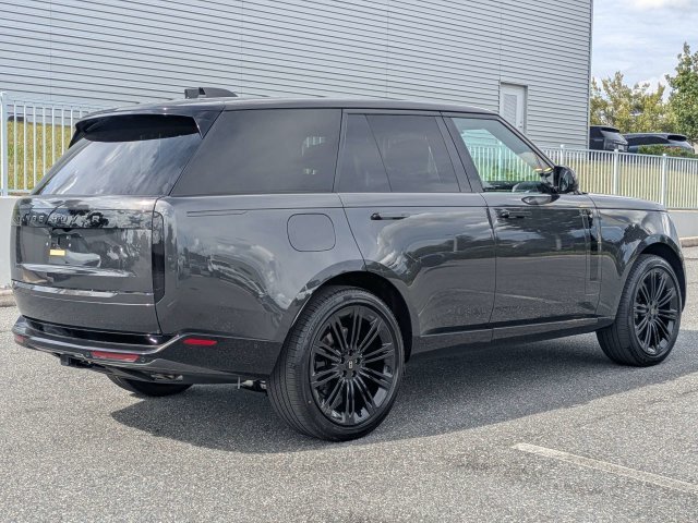 New 2027 Gray Land Rover SE image 6