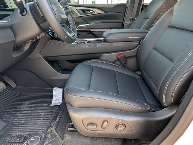 2027 Chevrolet Traverse LT - Photo 10