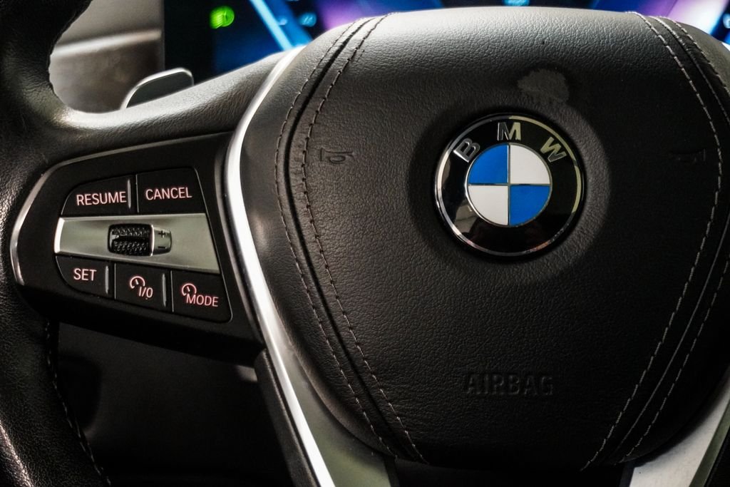 Used 2024 Black BMW xDrive40i image 18