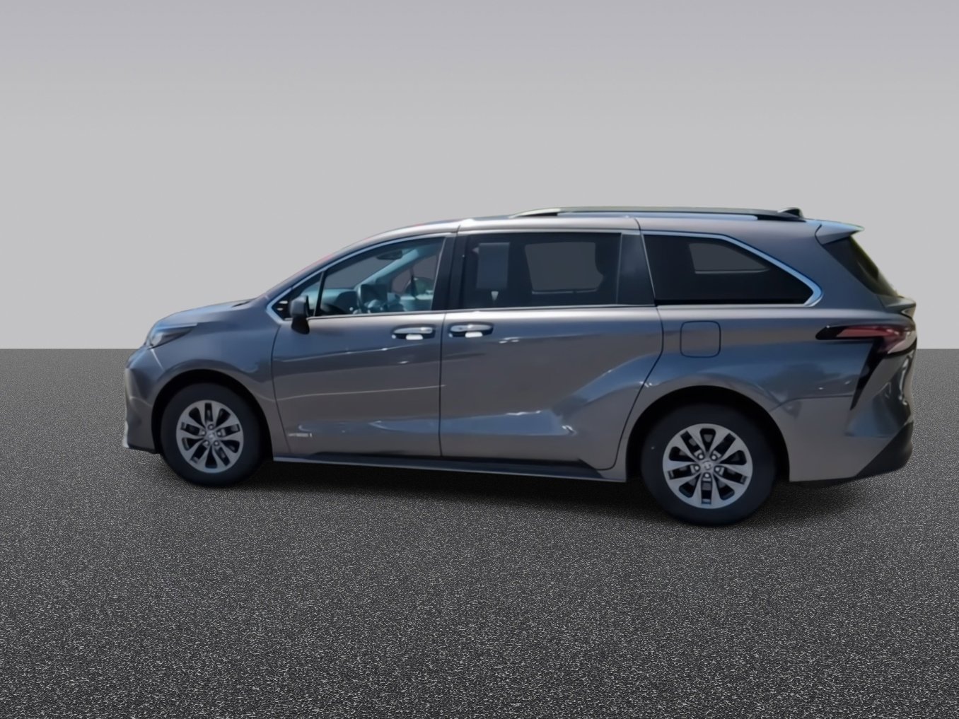 Used 2021 Predawn Gray Mica Toyota XLE image 5