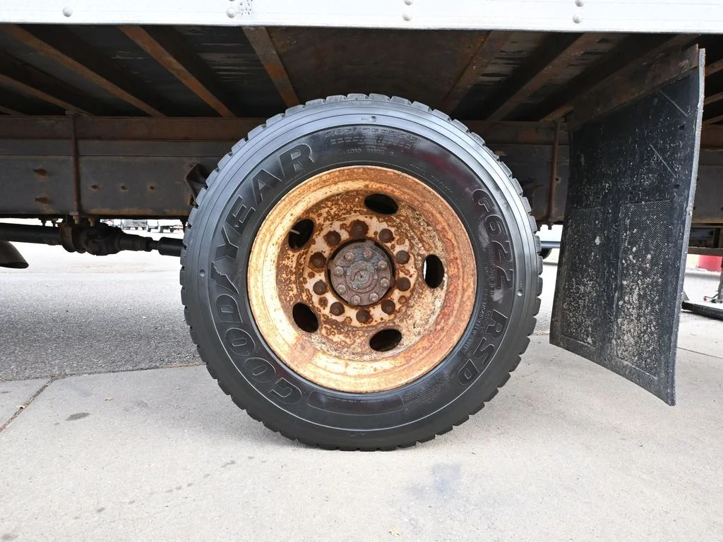 Used 2013 Blue International Series 4400 image 22