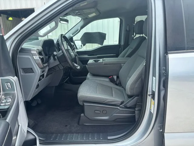 Used 2025 Silver Ford XLT image 9