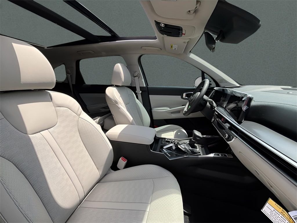 Used 2025 Black Kia S image 17