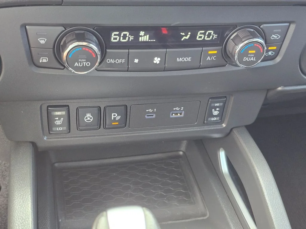 Used 2024 Blue Nissan SL image 27