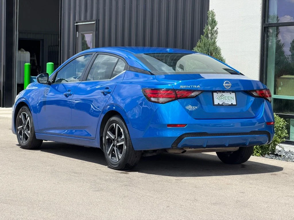 Used 2025 Blue Nissan SV image 3