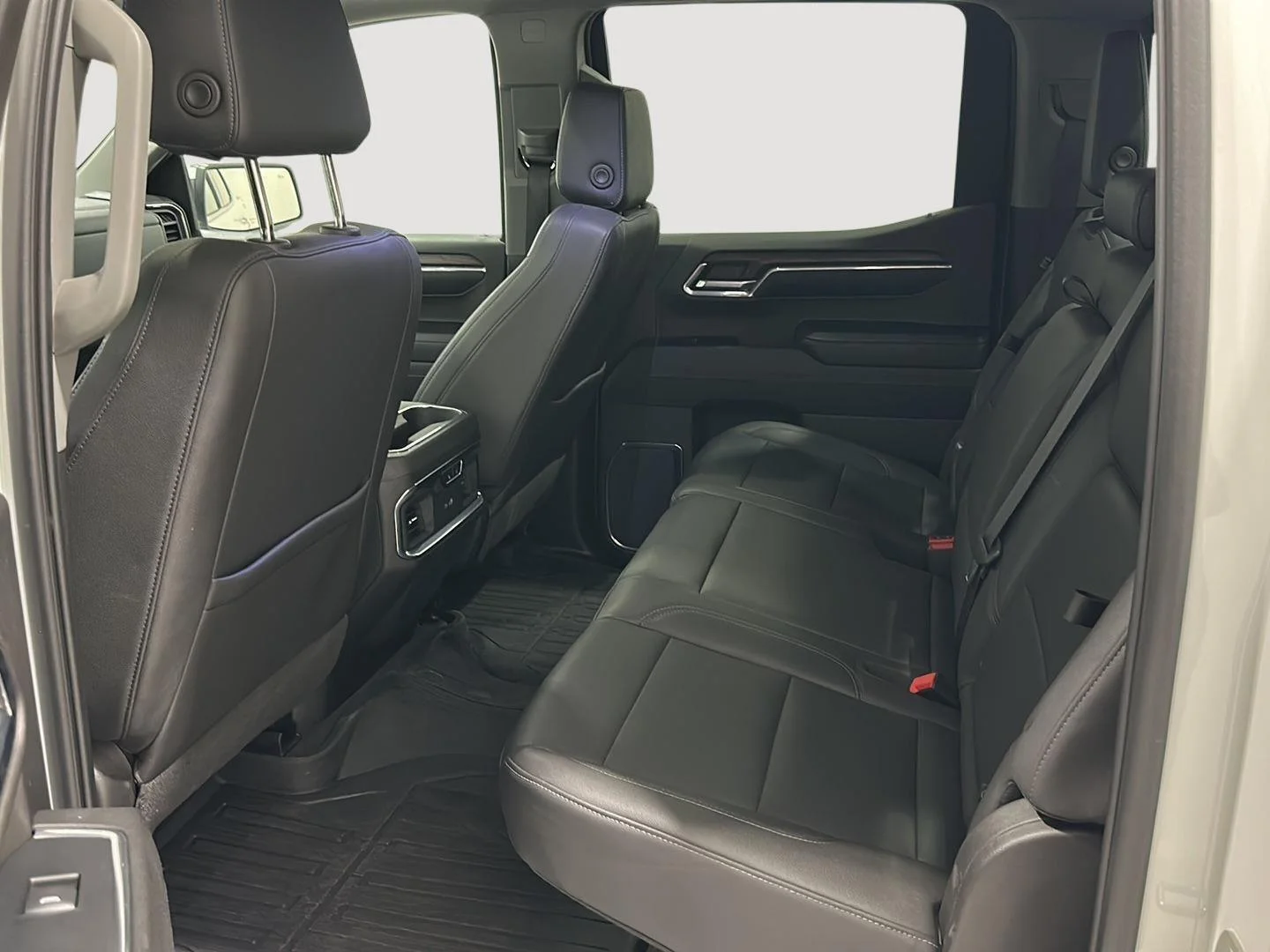 Used 2024 Summit White GMC SLT image 25