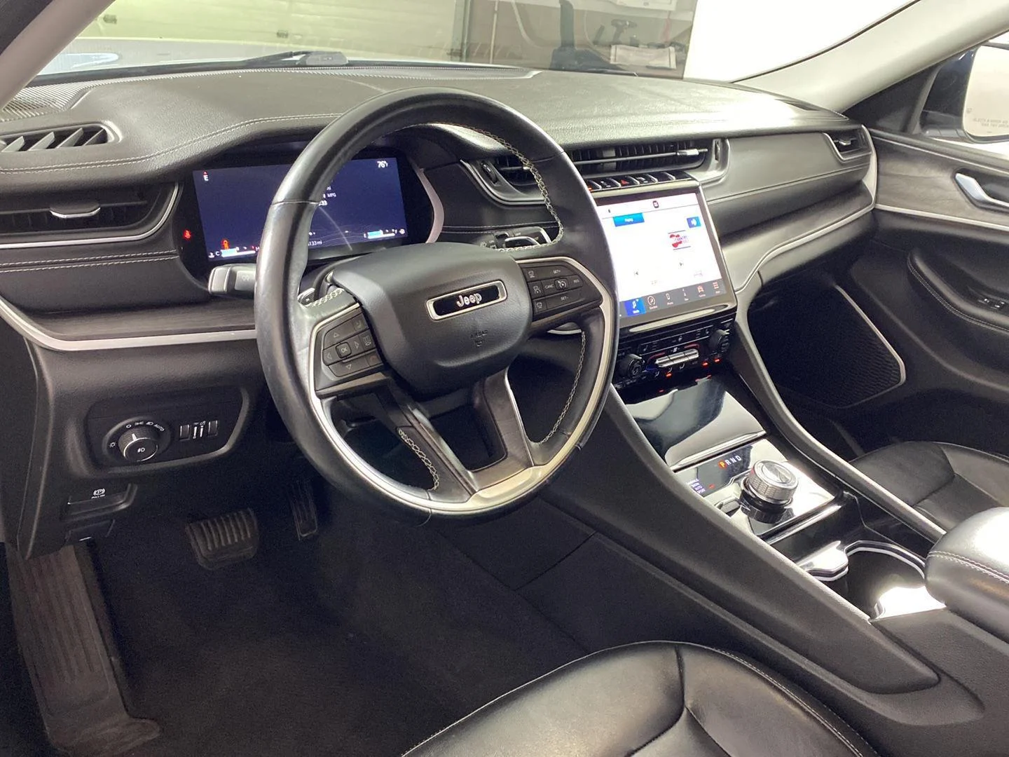 Used 2021 Silver Zynith Jeep Limited image 2
