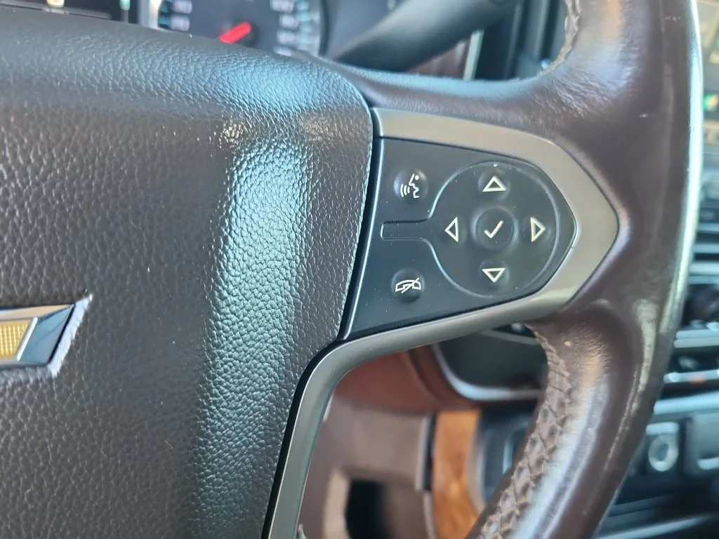 Used 2014 White Chevrolet High Country image 23