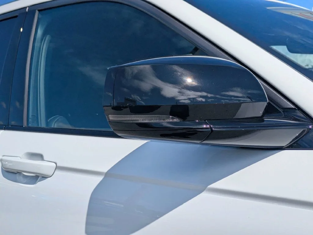 New 2027 Bright White Clear-Coat Paint Jeep  image 12