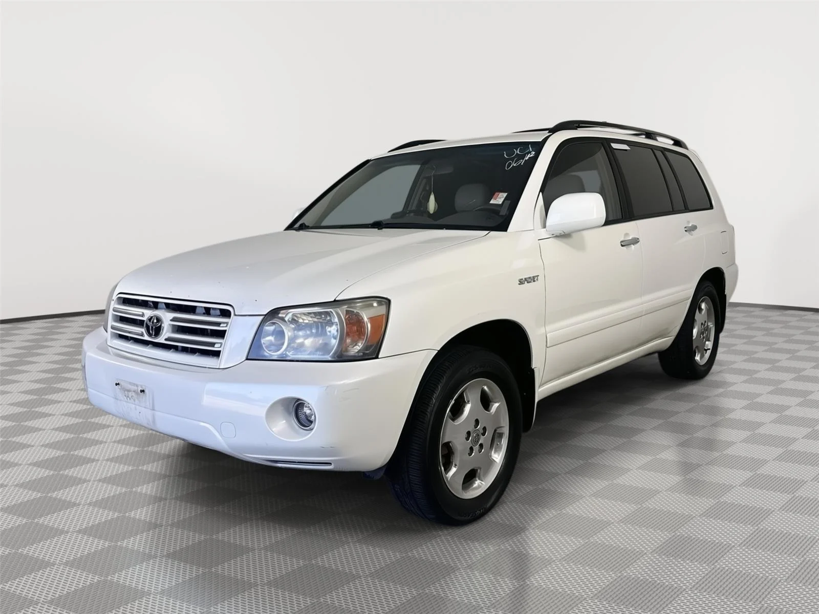 Used 2006 Crystal White Pearl Toyota Sport image 3