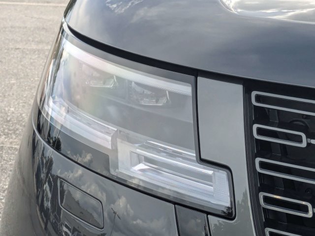 New 2027 Gray Land Rover SE image 10