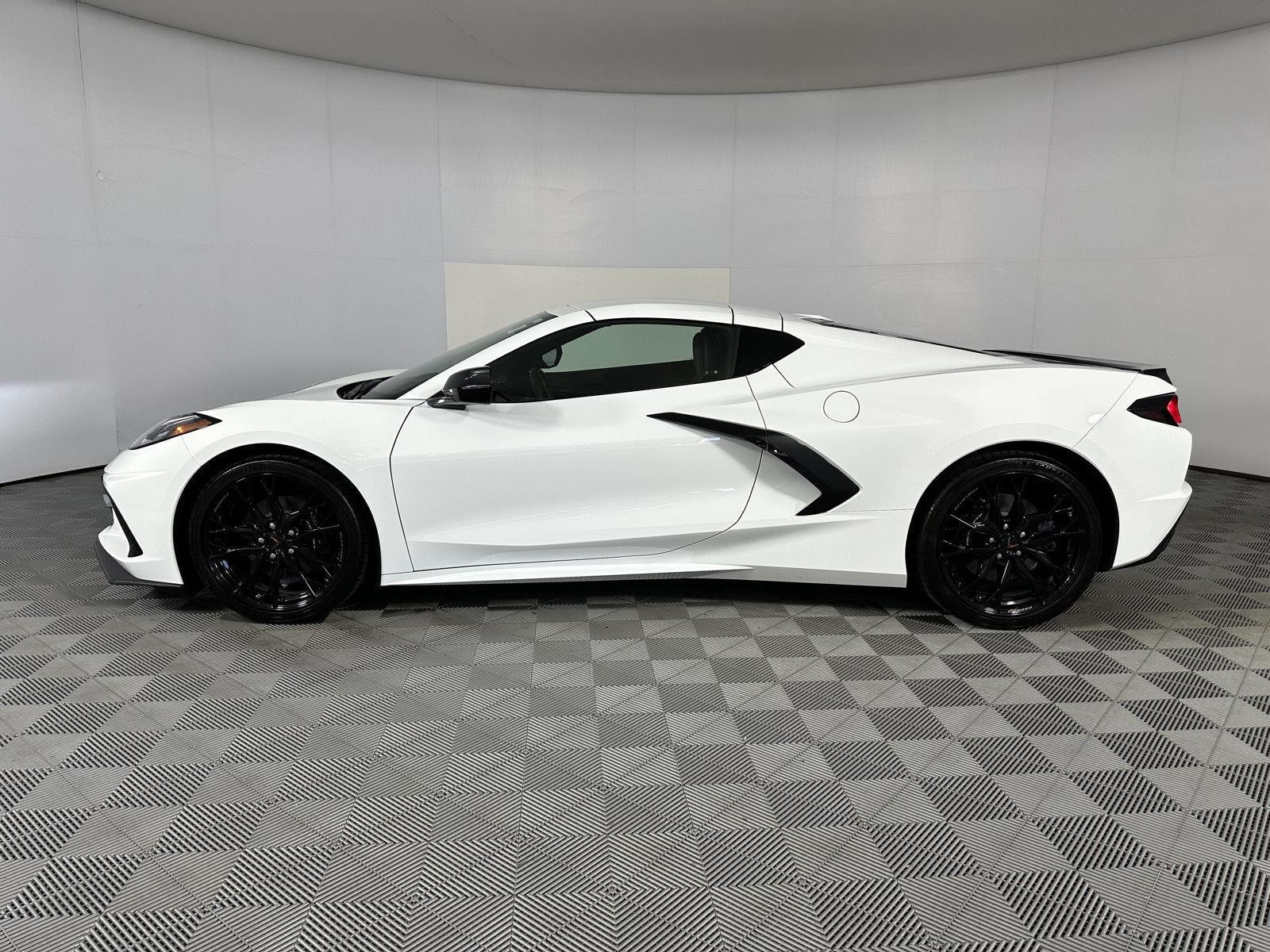 Used 2025 Arctic White Chevrolet 1LT image 5