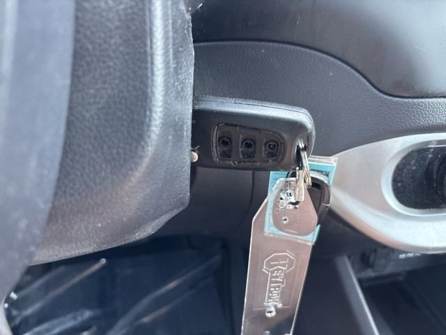 Used 2013 Silver Kia LX image 21