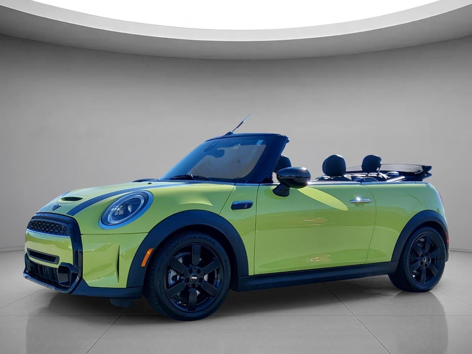 Used 2022 Zesty Yellow MINI Cooper S image 2