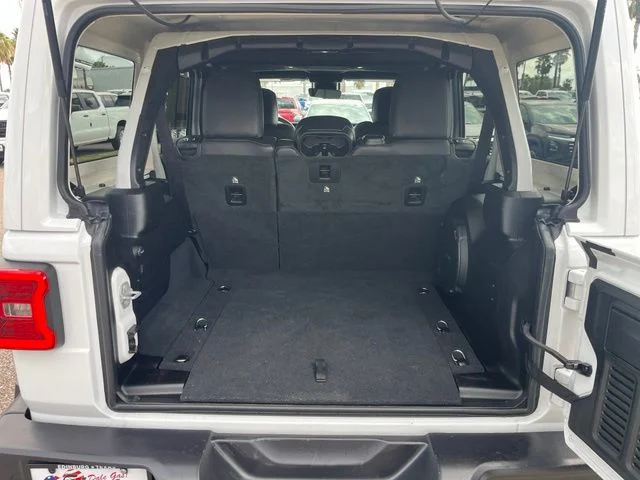 Used 2025 White Jeep Sahara image 29