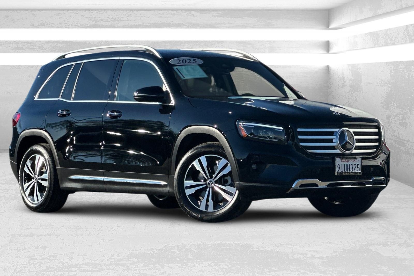 2025 Mercedes-Benz GLB GLB 250 4MATIC's photo