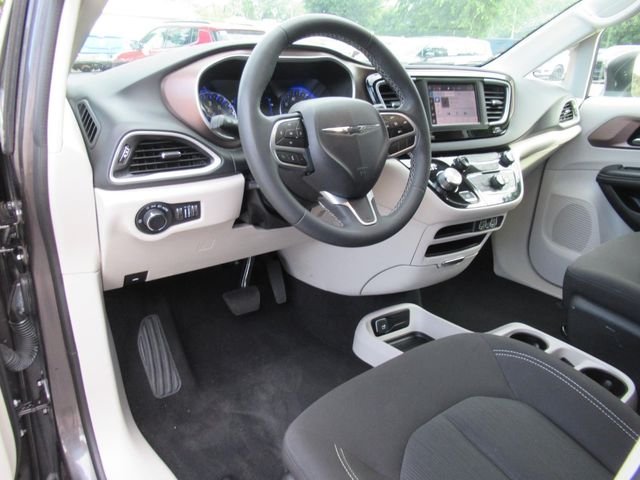 Certified Used 2023 Gray Chrysler LX image 17