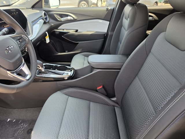 2026 Chevrolet Trax LT - Photo 17