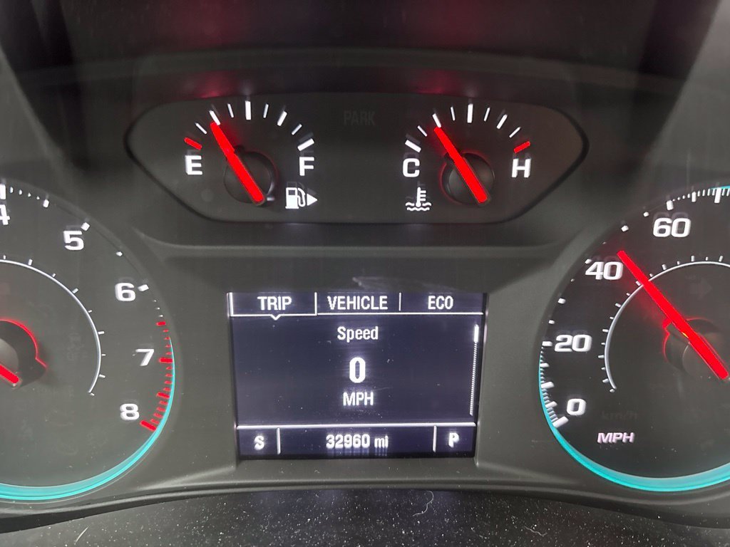 Used 2025 White Chevrolet LT image 3