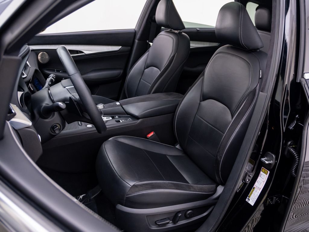 Used 2019 Black Obsidian INFINITI ESSENTIAL image 17