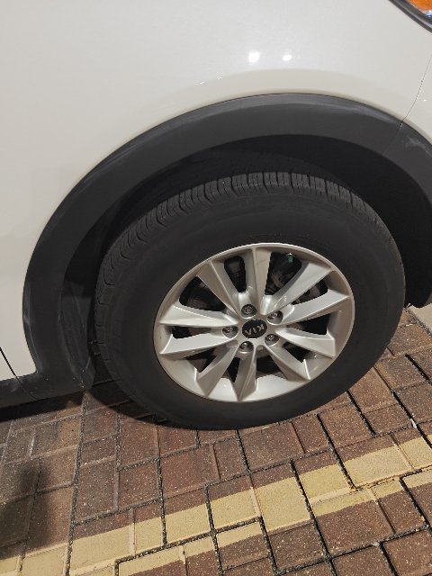 Used 2019 White Kia LX image 15