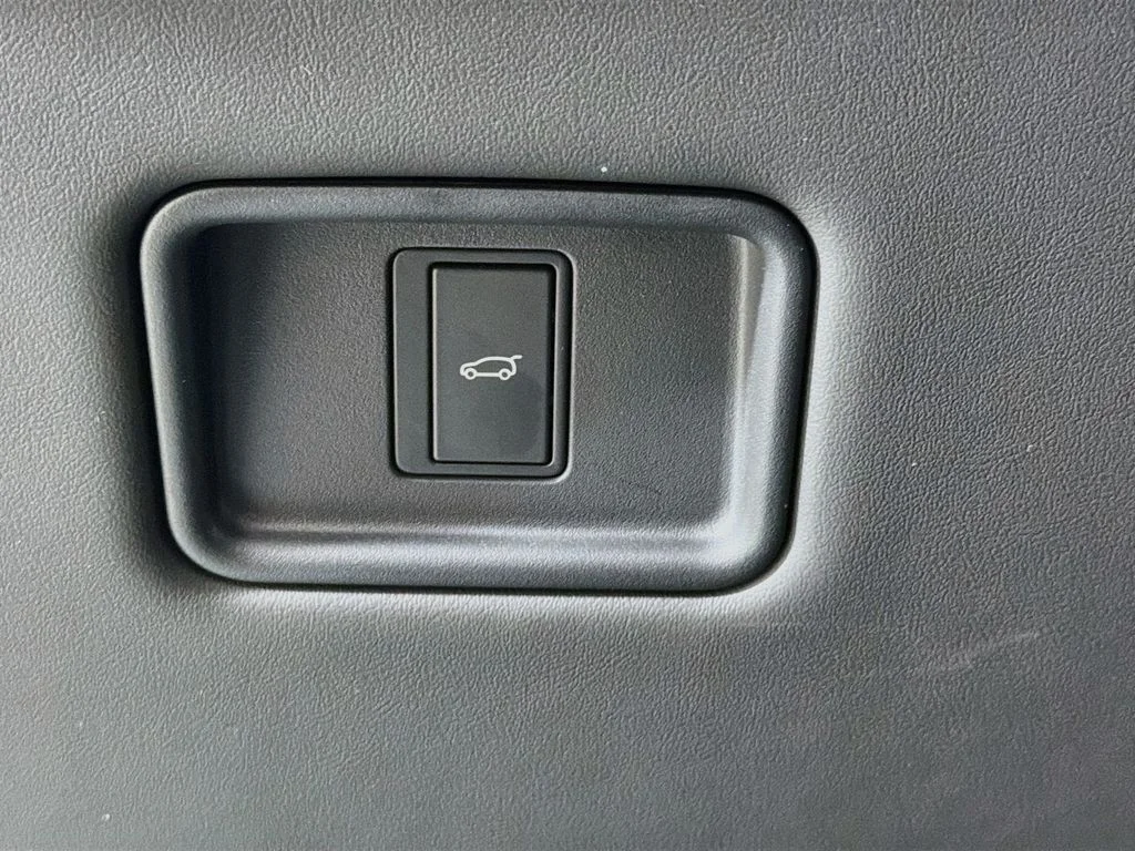 New 2026 Santorini Black Land Rover SE 7 Seats image 10