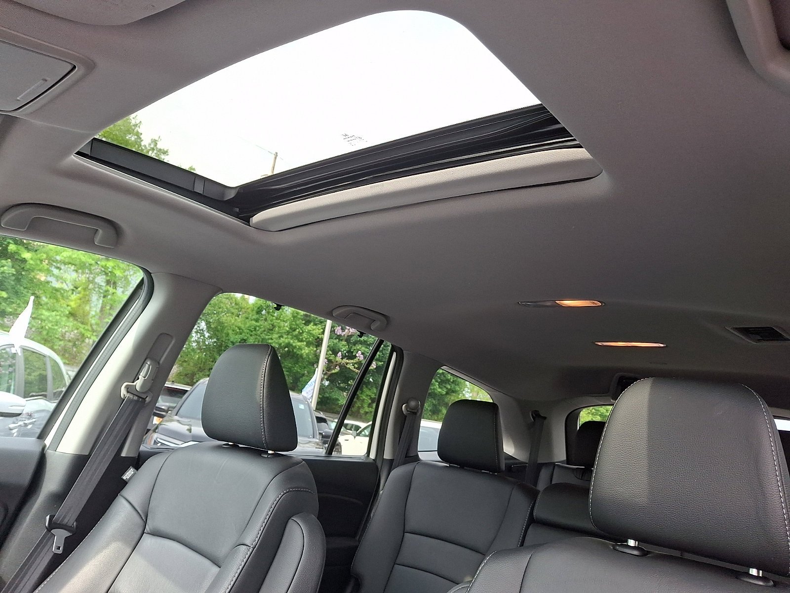 2022 Honda Pilot SE - Photo 13