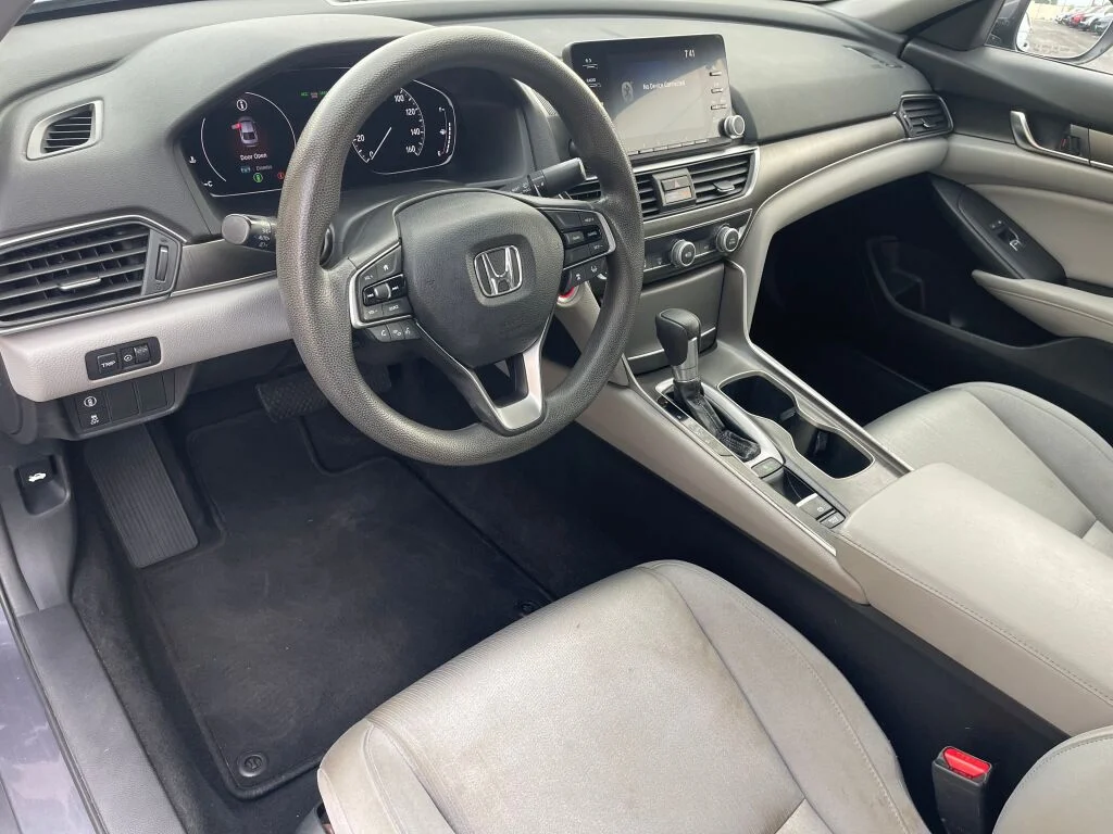 Certified Used 2018 Modern Steel Metallic Honda LX 1.5T image 5
